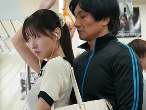 Anh rể nữa đêm vào phòng lén đụ em dâu tây