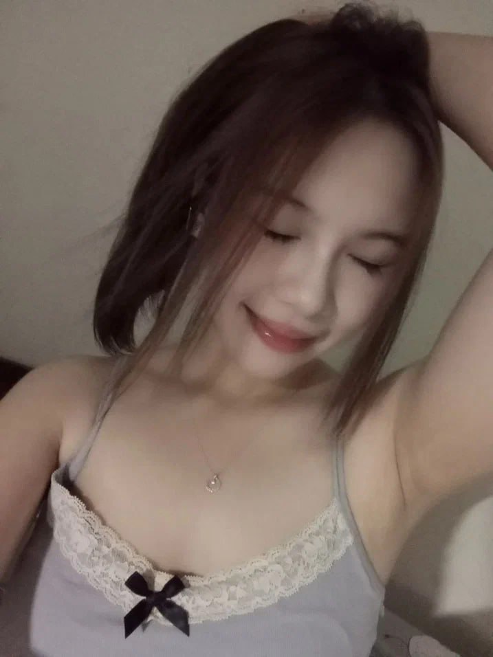 Cô em xinh tập tành thủ dâm đăng lên mạng - Phim xxx