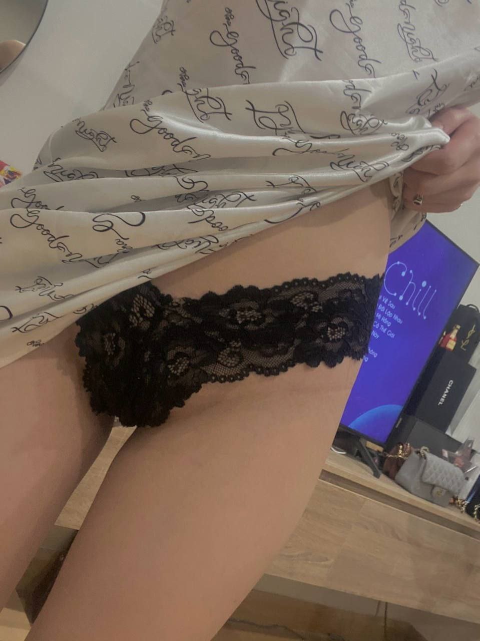 Gái nga đít bự lần đầu đi đóng sex nên hơi ngại